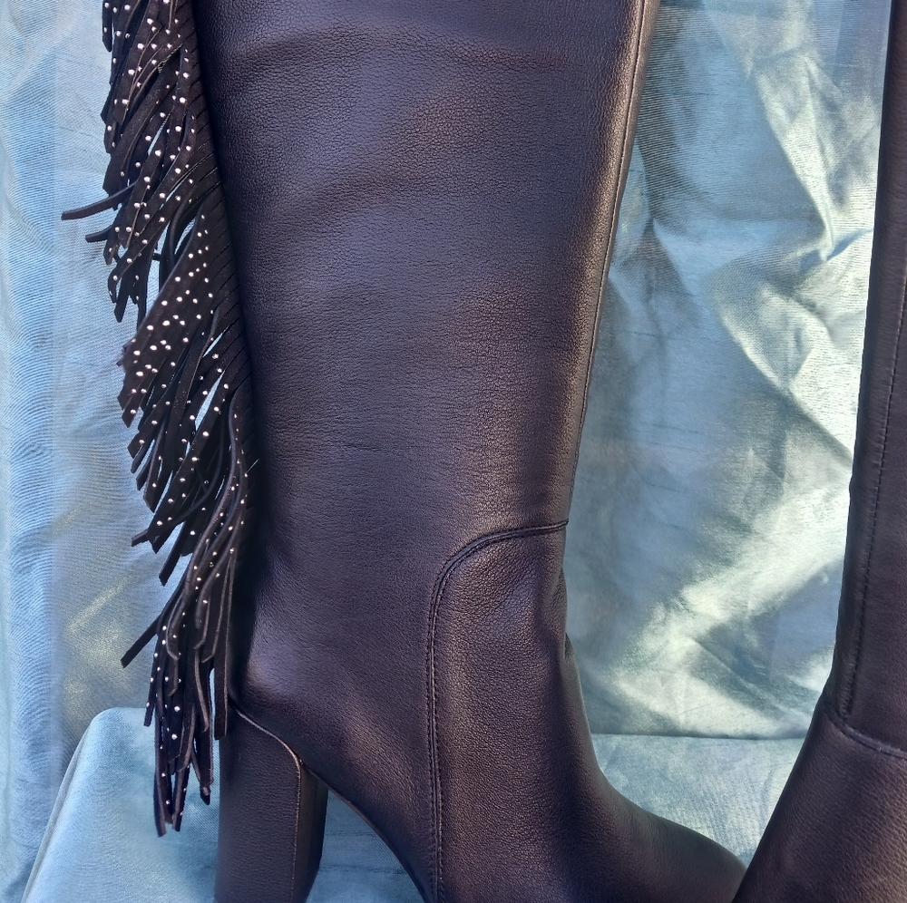 Boots - Picture 2 of 4